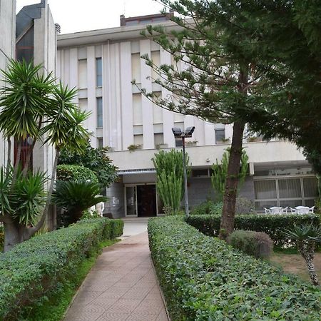 Centro Giovanile Padre Minozzi Hotel Policoro Eksteriør billede