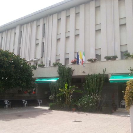 Centro Giovanile Padre Minozzi Hotel Policoro Eksteriør billede