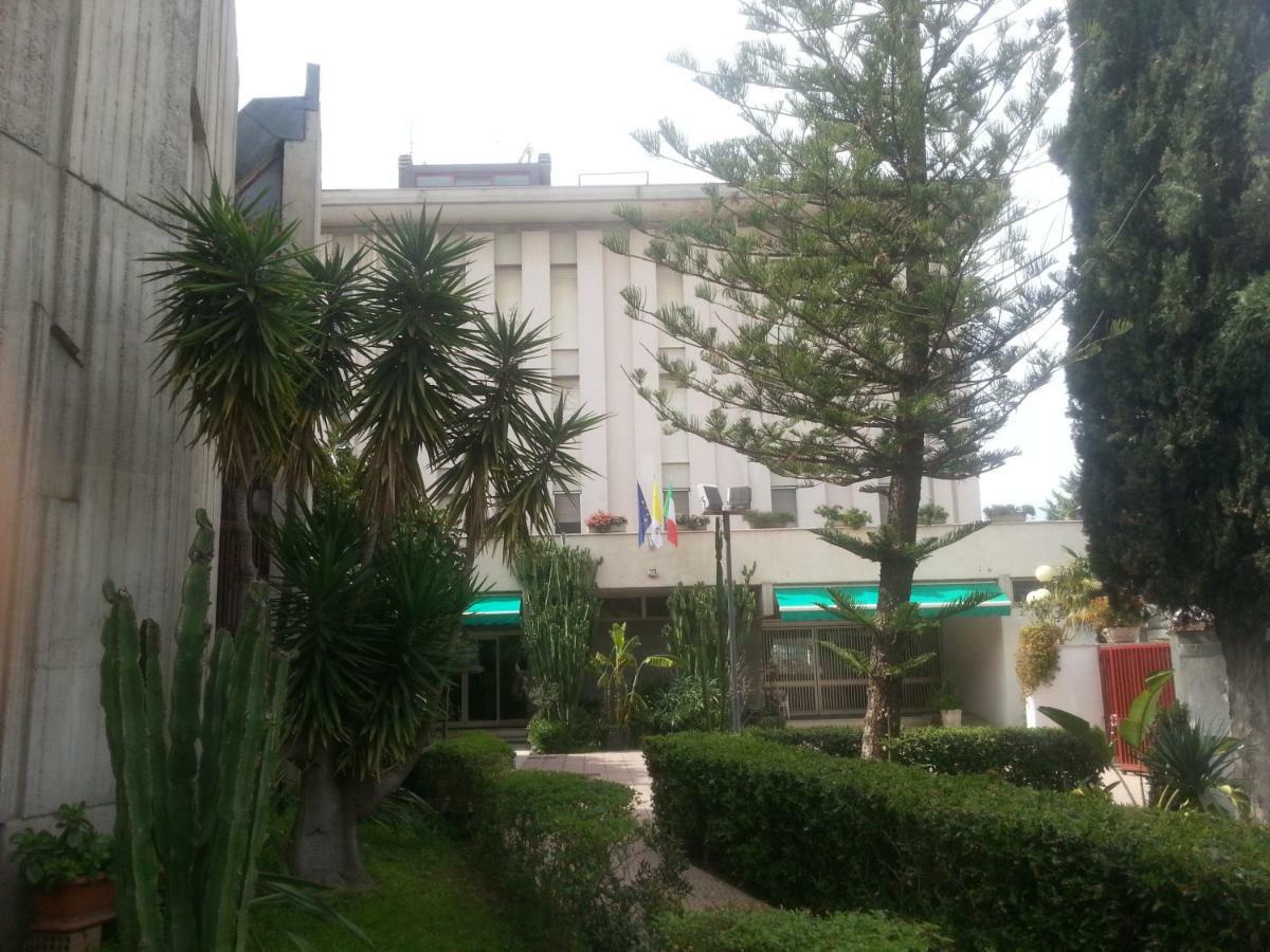 Centro Giovanile Padre Minozzi Hotel Policoro Eksteriør billede