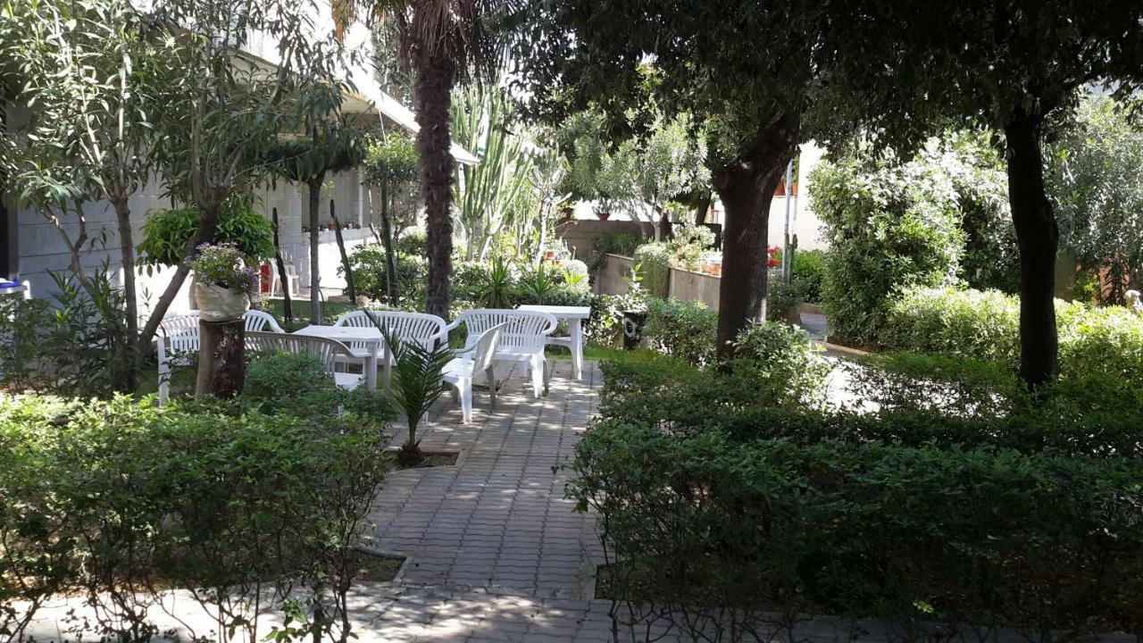Centro Giovanile Padre Minozzi Hotel Policoro Eksteriør billede